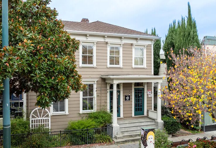 The Walnut Creek Therapists office building at 1535 North Main Street in downtown Walnut Creek